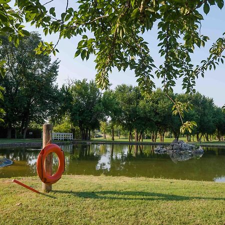 Pannonia Golf & Country Club Bed & Breakfast Alcsutdoboz Bagian luar foto