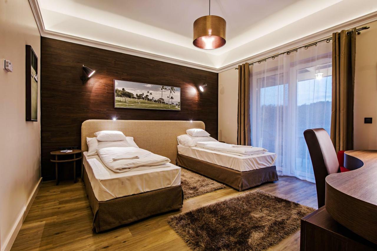 Pannonia Golf & Country Club Bed & Breakfast Alcsutdoboz Bagian luar foto