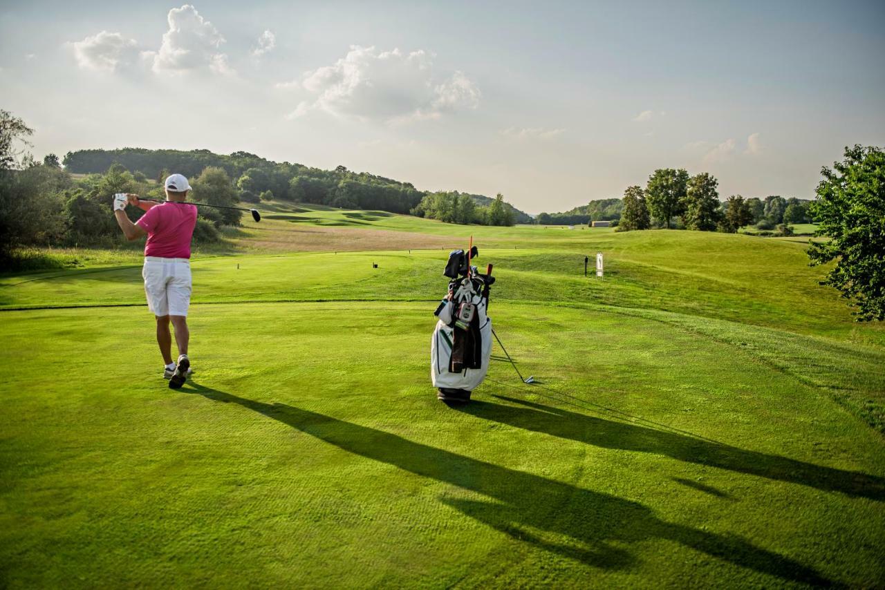Pannonia Golf & Country Club Bed & Breakfast Alcsutdoboz Bagian luar foto